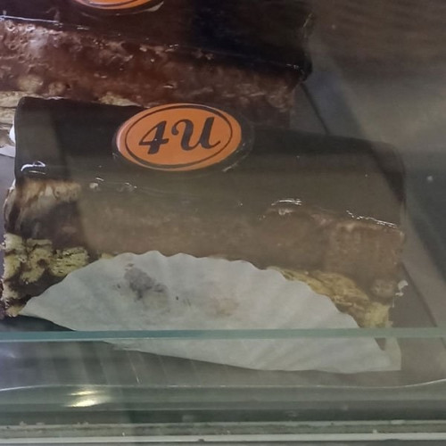 Chocolate Cake with Cream Pudding (Slice) Chocolate Cake with Cream Pudding (Slice)