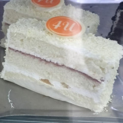 Coconut Flakes and Vanilla Cake (Slice)