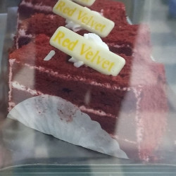 Red Velvet Cake (Slice)