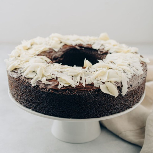 Chocolate Cake with Chocolate Brush – Medium Chocolate Cake with Chocolate Brush – Medium
